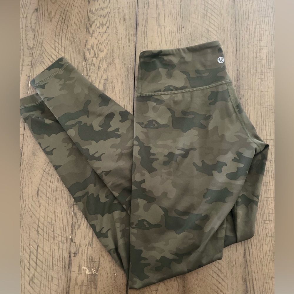 Camo lululemon leggings size 6